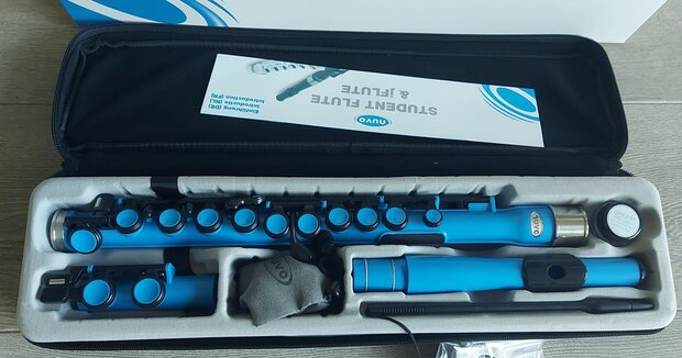 Nuvo Student Flute, Electric Blue