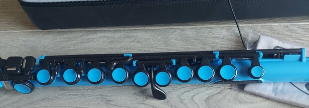 Nuvo Student Flute, Electric Blue