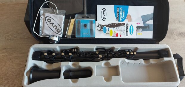 Nuvo Clarineo, zwart zilver