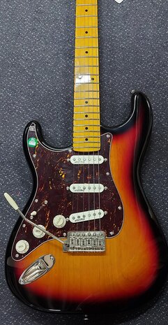 Vintage V6 lefthanded ReIssued Electric Guitar, Vintage Sunburst
