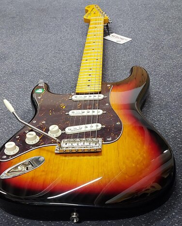 Vintage V6 lefthanded ReIssued Electric Guitar, Vintage Sunburst