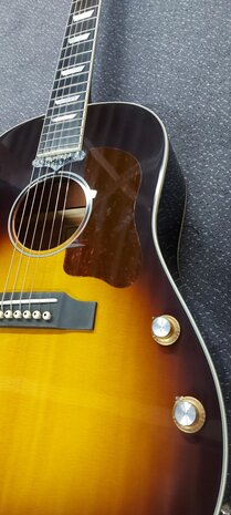 Sigma JM-SG160E+ Dreadnought Slope Shoulder Electro met koffer