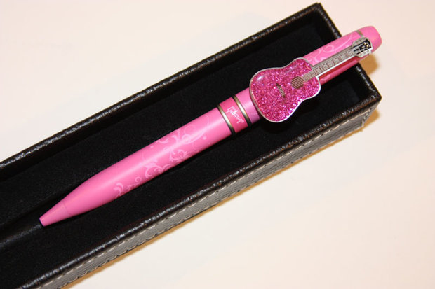 Gibson Jewel pen Pink Dreadnought in luxe doos