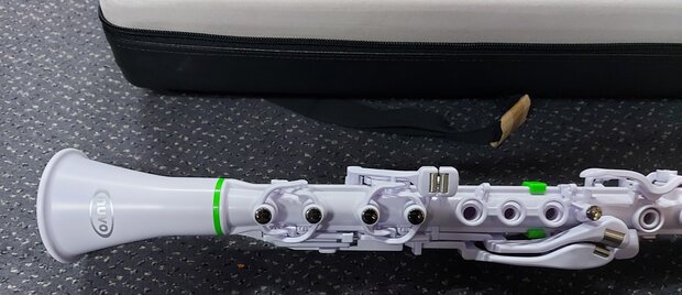 Nuvo Clarineo, wit-groen