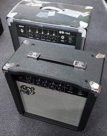 SX BA1565 elektrische basgitaarversteker