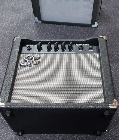 SX BA1565 elektrische basgitaarversteker