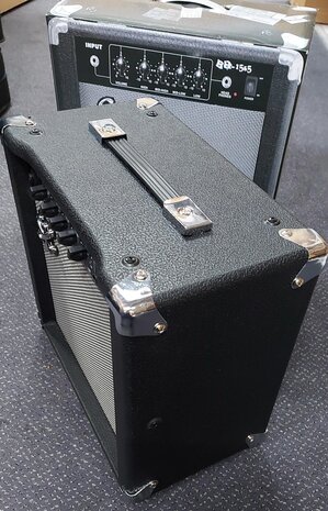 SX BA1565 elektrische basgitaarversteker