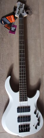 Sire Marcus Miller M2+ 4-snarig, White Pearl, 2nd Gen
