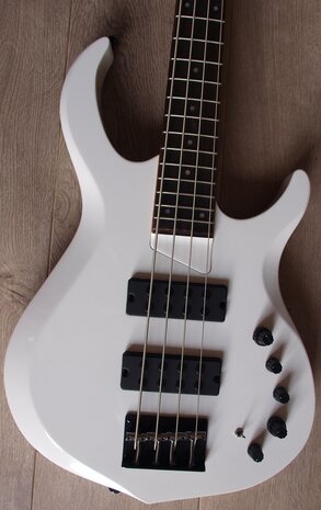 Sire Marcus Miller M2+ 4-snarig, White Pearl, 2nd Gen