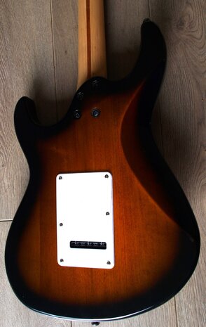 Cort G110 e-gitaarpakket Tobacco sunburst met Cort CM15 combo versterker