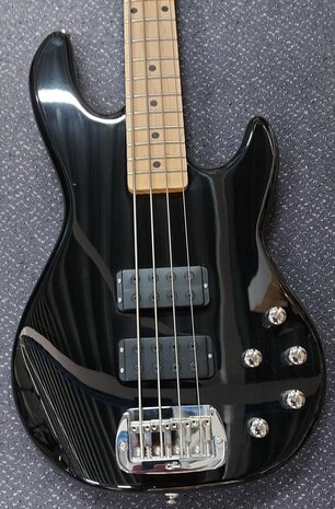 G&L Tribute M2000 Black met maple toets