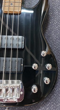 G&L Tribute M2000 Black met maple toets