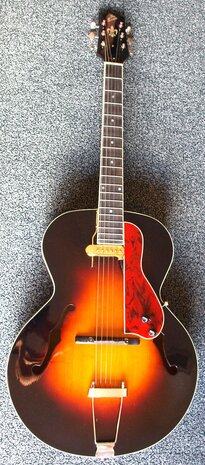 The Loar Archtop Acoustic Guitar VS LH-600-VS met element