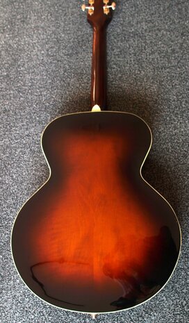 The Loar Archtop Acoustic Guitar VS LH-600-VS met element