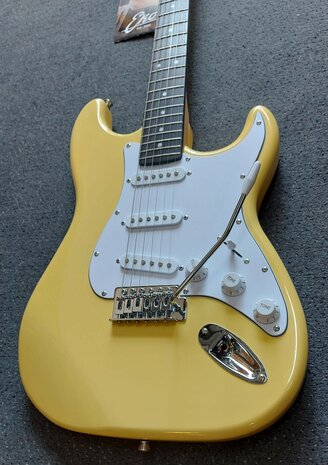 Eko S300CRM Strat, Cream e-gitaarpakket