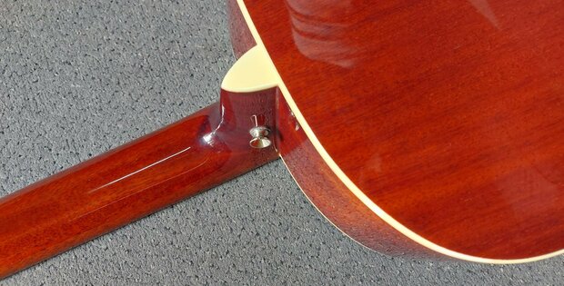 Tanglewood Sundance Historic Sloped Shoulder