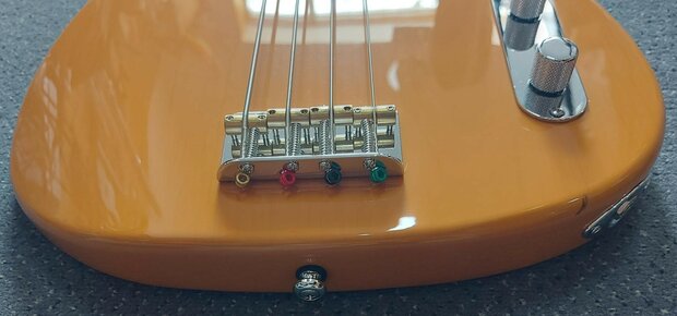 Sire Basses D5+ Series Marcus Miller basgitaar, Butterscotch Blonde