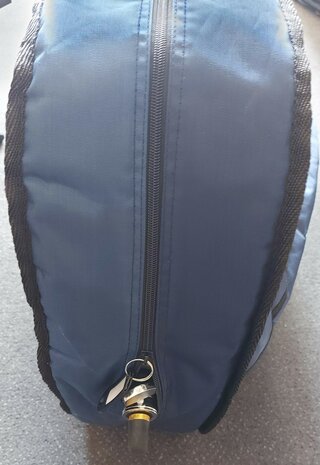 Blauwe gevoerde hoes met diverse vakken voor 3/4 cello