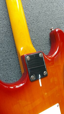 London City Spitfire MKII, Honeyburst, pearlwhite slagplaat