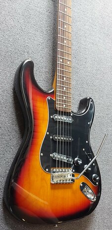London City Spitfire MKII, Tobacco Sunburst met zwarte slagplaat 