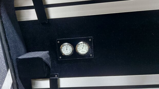 Vioolkoffer zwart voor 2 violen 4/4, 4 strijkstokken, beharing, met 2 hygrometers