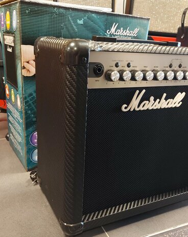 Marshall MG15CFX 15 Watt 1x8 inch gitaarversterker combo met chorus, flanger, delay, enz