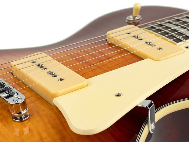 Sire Larry Carlton L7V Tobacco Sunburst met P90 soapbar elementen