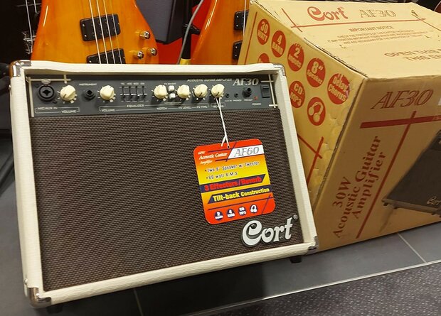 Cort AF30 Akoestische Versterker
