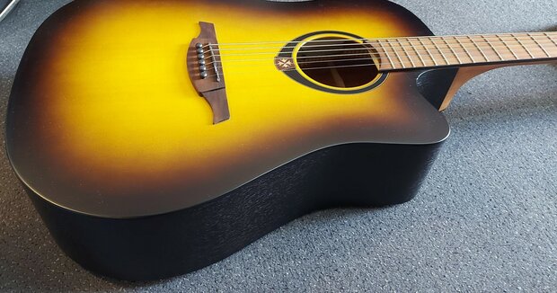 Lâg Tramontane T70 Dreadnought Brownburst, electro-akoestisch