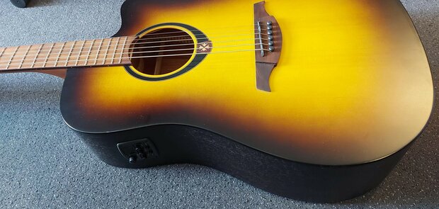 Lâg Tramontane T70 Dreadnought Brownburst, electro-akoestisch