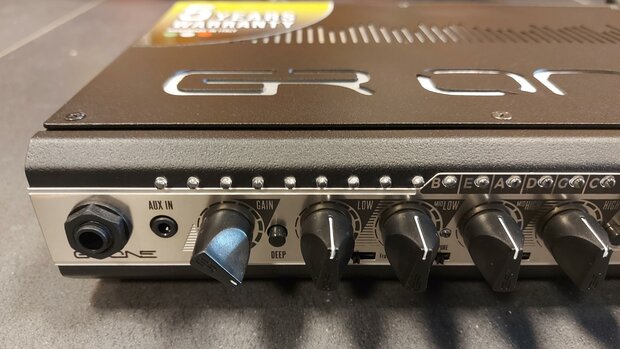 GR Bass One800  versterker 800W head