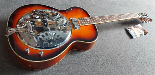 Eko One Resonator Electro-akoestisch, nu geleverd met koffer