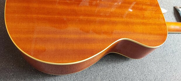 Eko One Resonator Electro-akoestisch, nu geleverd met koffer