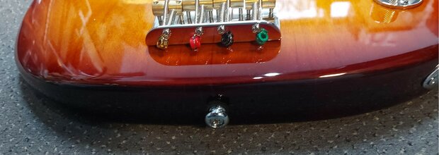 Sire Basses D5+ Series Marcus Miller basgitaar, Tobacco Sunburst