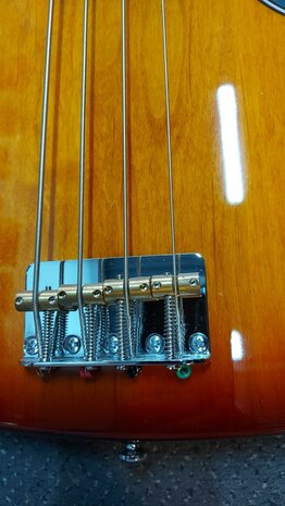 Sire Basses D5+ Series Marcus Miller basgitaar, Tobacco Sunburst