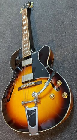 Cort Yorktown BV met Bigsby Vibrato