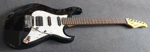 Cort Strat model G250DX, HSS Zwart