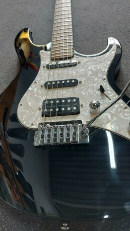 Cort Strat model G250DX, HSS Zwart