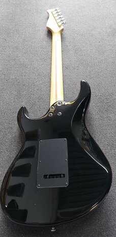 Cort Strat model G250DX, HSS Zwart