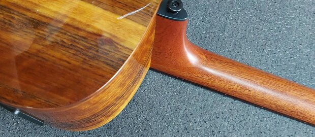 Lâg Tramontane Hyvibe 20 Glossy, Smart Guitar 