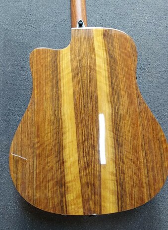 Lâg Tramontane Hyvibe 20 Glossy, Smart Guitar 