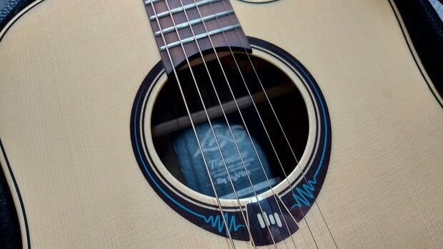 Lâg Tramontane Hyvibe 20 Glossy, Smart Guitar 