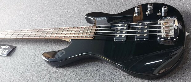 G&L Tribute L2000 Black RW, nu met stevige G&L hoes