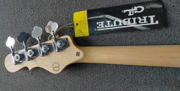 G&L Tribute L2000 Black RW, nu met stevige G&L hoes