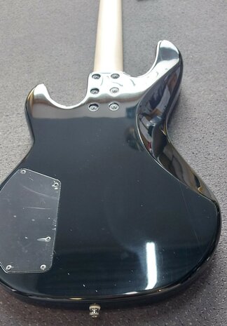 G&L Tribute L2000 Black RW, nu met stevige G&L hoes