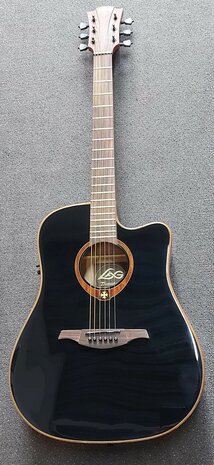 L&acirc;g T100DCE Tramontane dreadnought met element, zwart