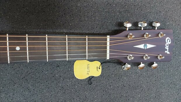 Cort Earth 80NS akoestische dreadnought gitaar