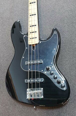 Sire Marcus Miller V7 Vintage alder 4-string bass guitar black