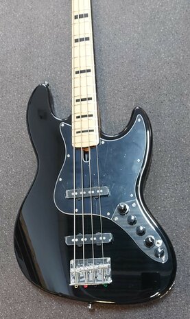 Sire Marcus Miller V7 Vintage alder 4-string bass guitar black