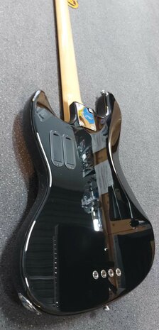 Sire Marcus Miller V7 Vintage alder 4-string bass guitar black